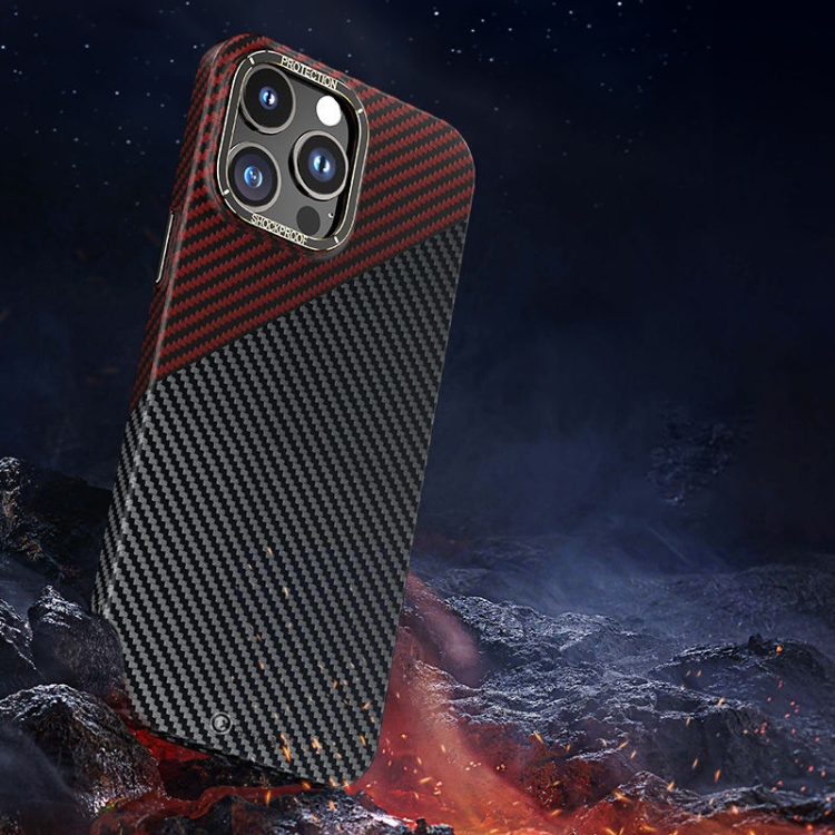 Titanic - Carbon Fiber Aramid Magsafe Case - Black & Red