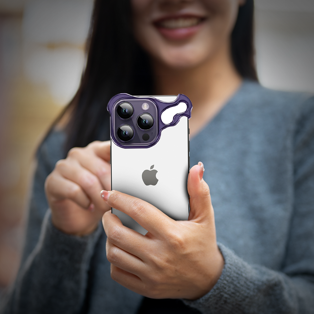 Case and Cover iPhone 14, 14 Pro Max  Purple Woman Showcasing Back View Alien GrunX in India