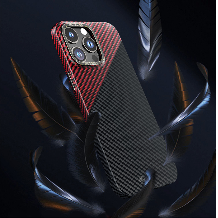 Titanic - Carbon Fiber Aramid MagSafe Case - Black & Red